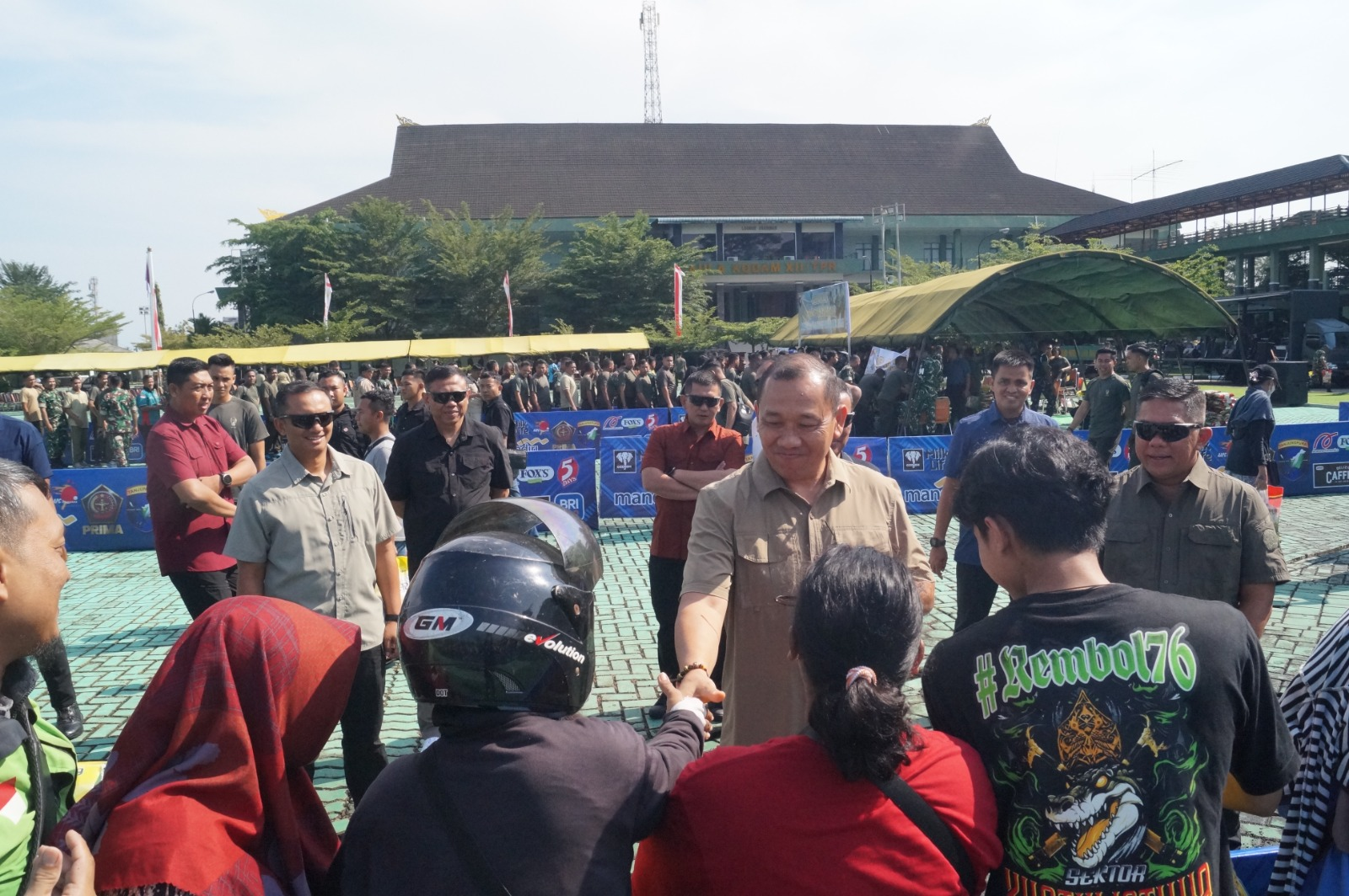 Kodam XII/Tanjungpura Gelar Gerakan Pangan Murah, Danrem 121/Abw Brigjen TNI Purnomosidi Dukung Upaya Ringankan Beban Ekonomi Warga